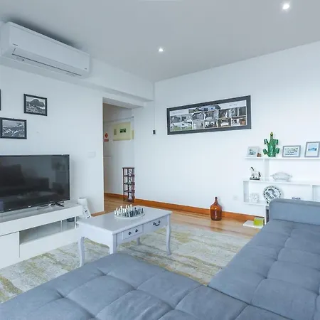 Escaleiras With Pool And Jacuzzy