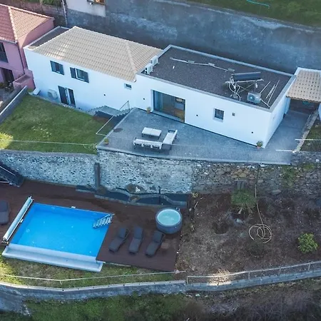 Escaleiras With Pool And Jacuzzi Villa Porto Moniz